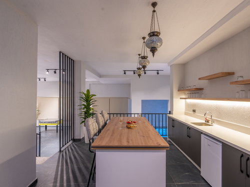  gece  -  Kasım
  | Kalkan’da 8 Kişilik Lüks Villa, Özel Isıtmalı Havuz ve Merkezi Konum